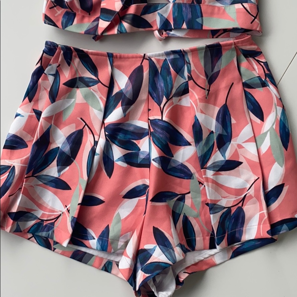 Two piece set - Picture 3 of 5